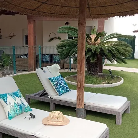 Casa de Férias Casa De Suenos Benasha Con Piscina, Zona Infantil Y Parking Privado
