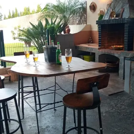 Casa De Suenos Benasha Con Piscina, Zona Infantil Y Parking Privado Nyaraló
